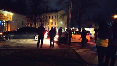 У Львові водій протаранив авто поліції (ВІДЕО)