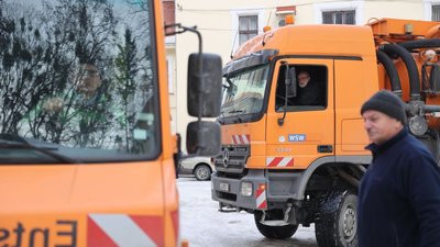 До Львова із Німеччини приїхала третя партія спецтехніки, яку передадуть українським водоканалам