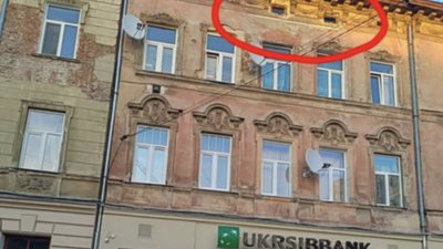 У Львові обвалюється будинок (ФОТО)
