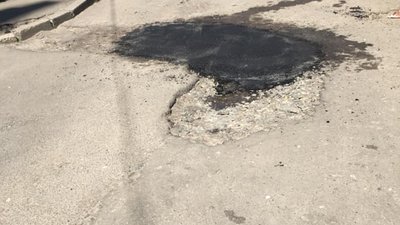 У Львові засміяли ямковий ремонт вулиці (ФОТО)
