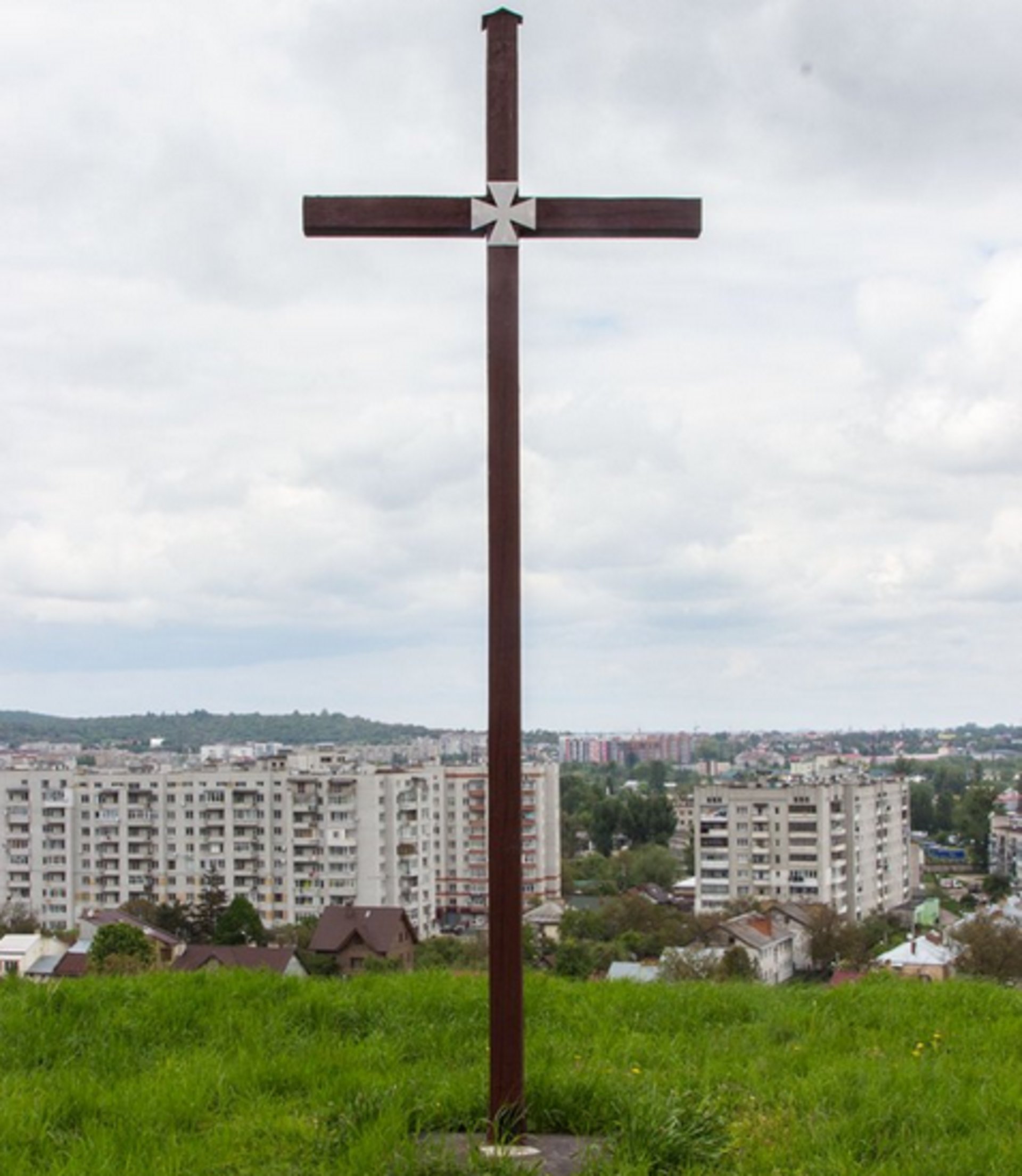 Пам’ятний хрест на горі Род, 2017 р./"Фотографії старого Львова"