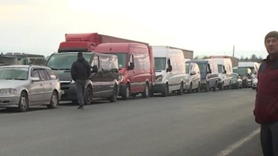 Двох митників митного поста «Угринів» підозрюють в одержанні хабарів за незаконний пропуск товарів з Польщі