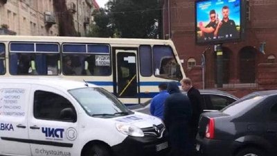 У Львові на Городоцькій не розминулись автомобілі (ФОТО)
