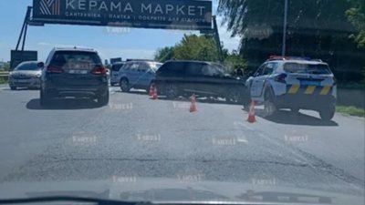 У Львові на об’їзній не розминулись автомобілі