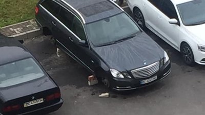 Хроніки кримінального Сихова: у дворах вночі «роззувають» автомобілі (ФОТО)