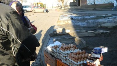 На Львівщині через спалах пташиного грипу проводять рейди на стихійних ринках (ФОТО)