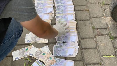 Директора автодору Івано-Франківської області затримали на хабарі