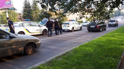 Як у Львові не розминулись поліцейські (ФОТО)