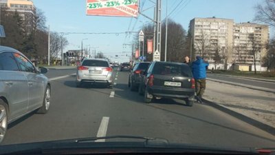 У Львові на Науковій не розминулись автомобілі (ФОТО)
