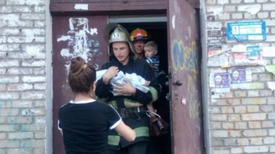 На Львівщині під час пожежі на дев‘ятому поверсі будинку з вогню врятували шестеро дітей (ФОТО)