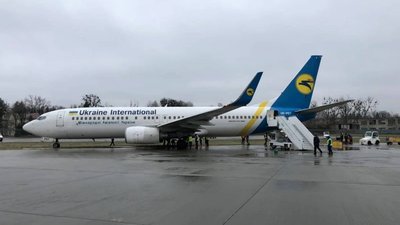 В аеропорту «Львів» розповіли, що коїлося під час льодяного колапсу