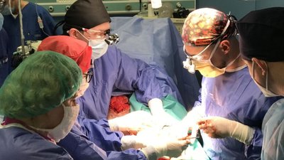 У Львові хірурги пересадили нерв захиснику, аби повернути йому можливість ходити