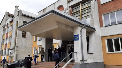 Поліцію не пустили до ліцею ім. Лепкого у Дрогобичі, яка перевіряла дотримання норм карантину