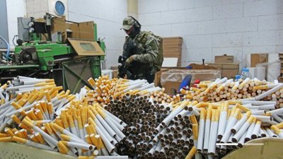 У Польщі на незаконній фабриці цигарок затримали сімох українців (ВІДЕО)