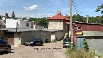 На Львівщині чоловік вчадів у машині