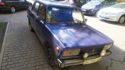 У центрі Львова заробляють на викладачах