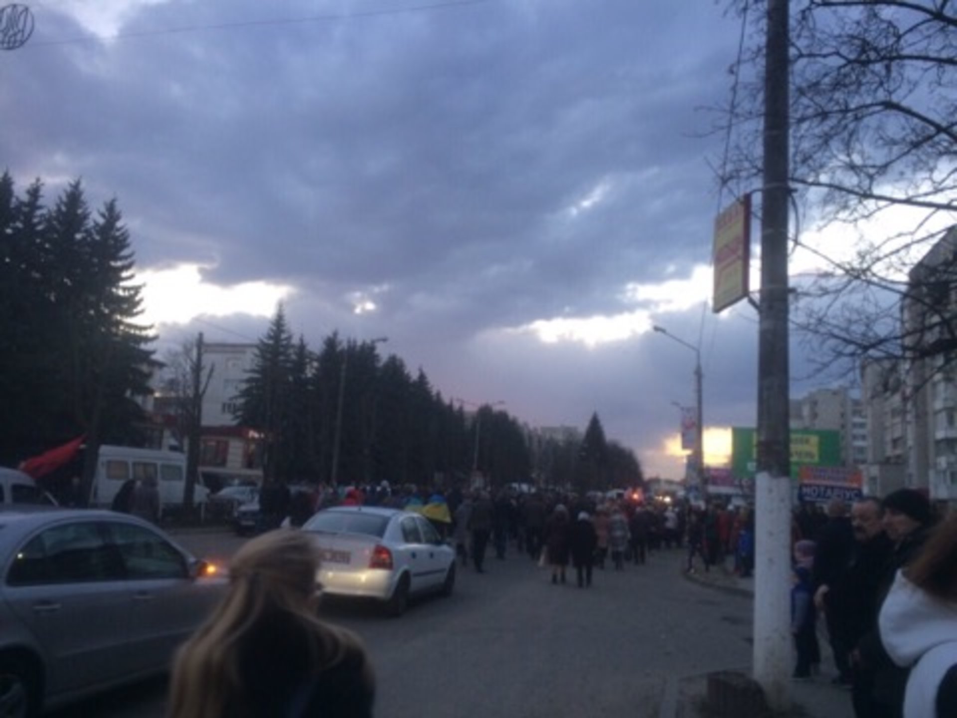 Як у Новояворівську сотні людей зустріли Героя України Богдана Слободу. Фото: 4studio.