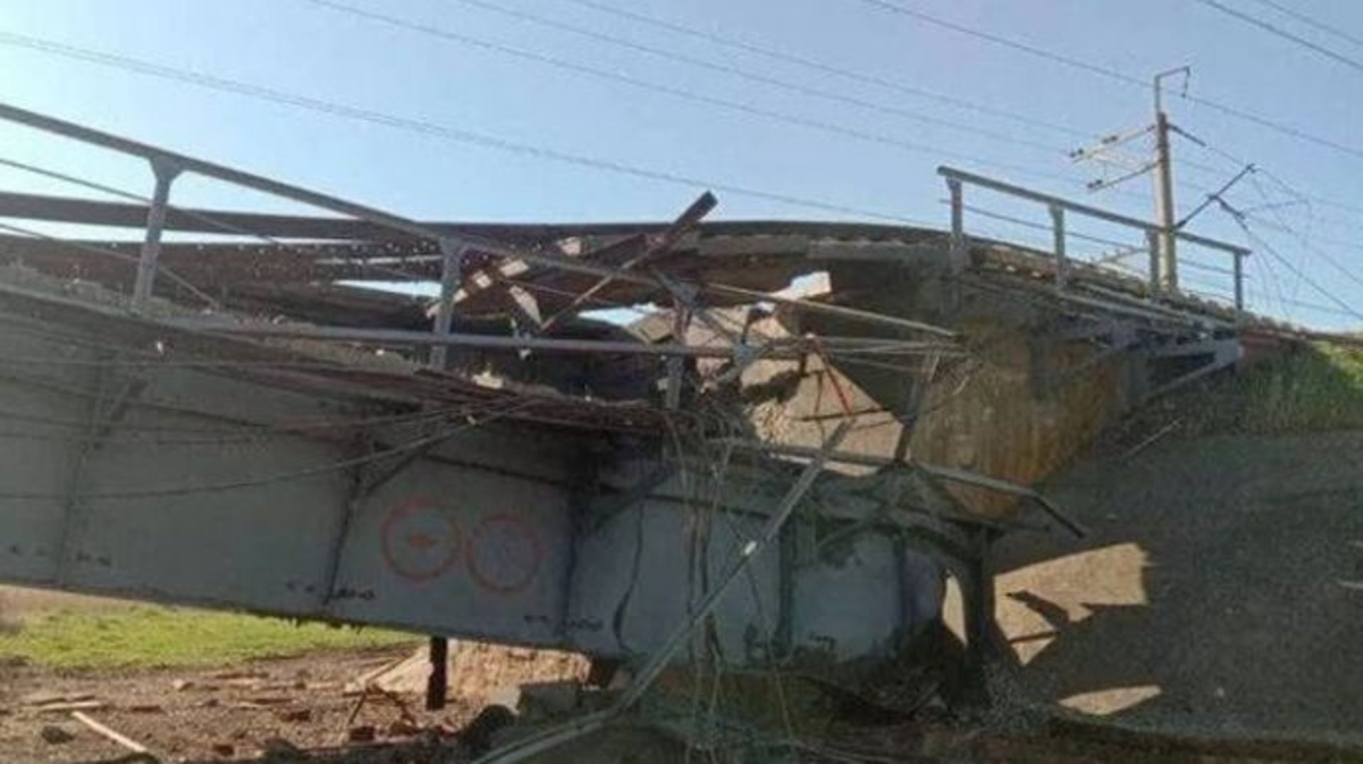 Поблизу Мелітополя підірвано міст, яким росіяни везли зброю та паливо