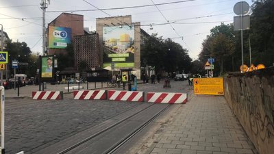 У Львові відсьогодні перекрито рух на вулиці Степана Бандери (ФОТО)