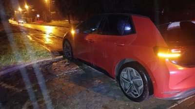 У Львові чотирирічна дитина потрапила під колеса автомобіля