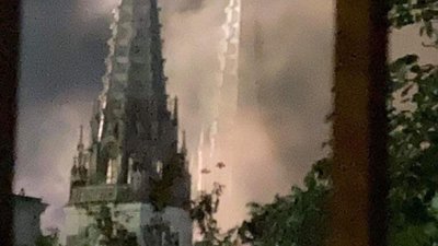 У Києві горить Костел Святого Миколая (ФОТО)