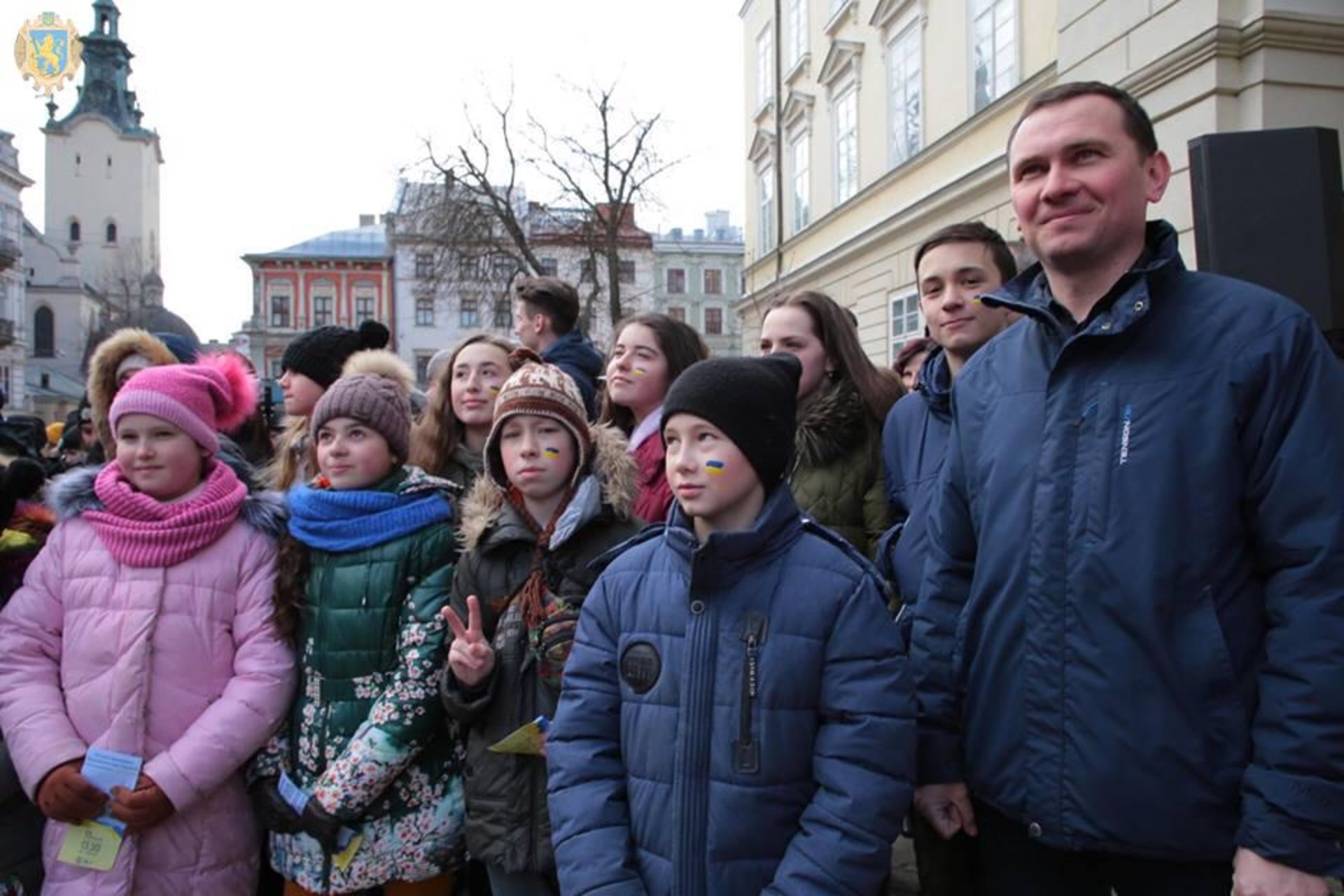 На Львівщині у сотні голосів спільно виконали Державний Гімн. Фото прес-служба ЛОДА