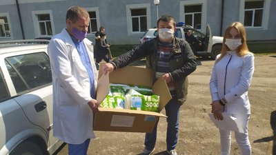 На Львівщині продовжують допомагати медикам