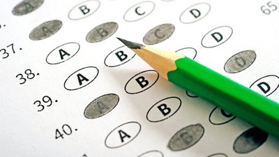 Випускників шкіл звільнили від підсумкової атестації у 2020 році
