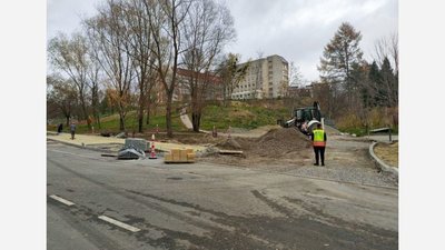 Біля лікарні на вулиці Пилипа Орлика облаштують додаткову парковку