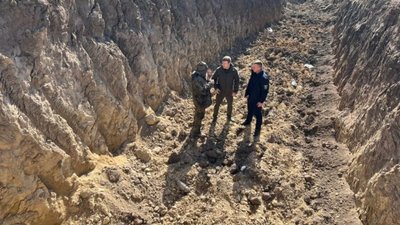 Навколо Рівного риють окопи і протитанкові рови (ФОТО)