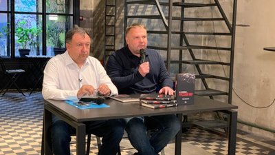 Скандальний Вадим Денисенко презентував книгу у Львові (ФОТО, ВІДЕО)