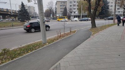 У Львові на вулиці Княгині Ольги завершили будівництво велодоріжки (ФОТО)