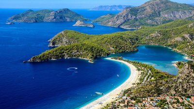 Греція відкриває кордони для туристів без тестів і карантину