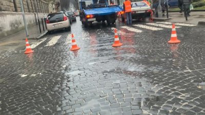 У Львові перекрили рух на Листопадового Чину (ФОТО)