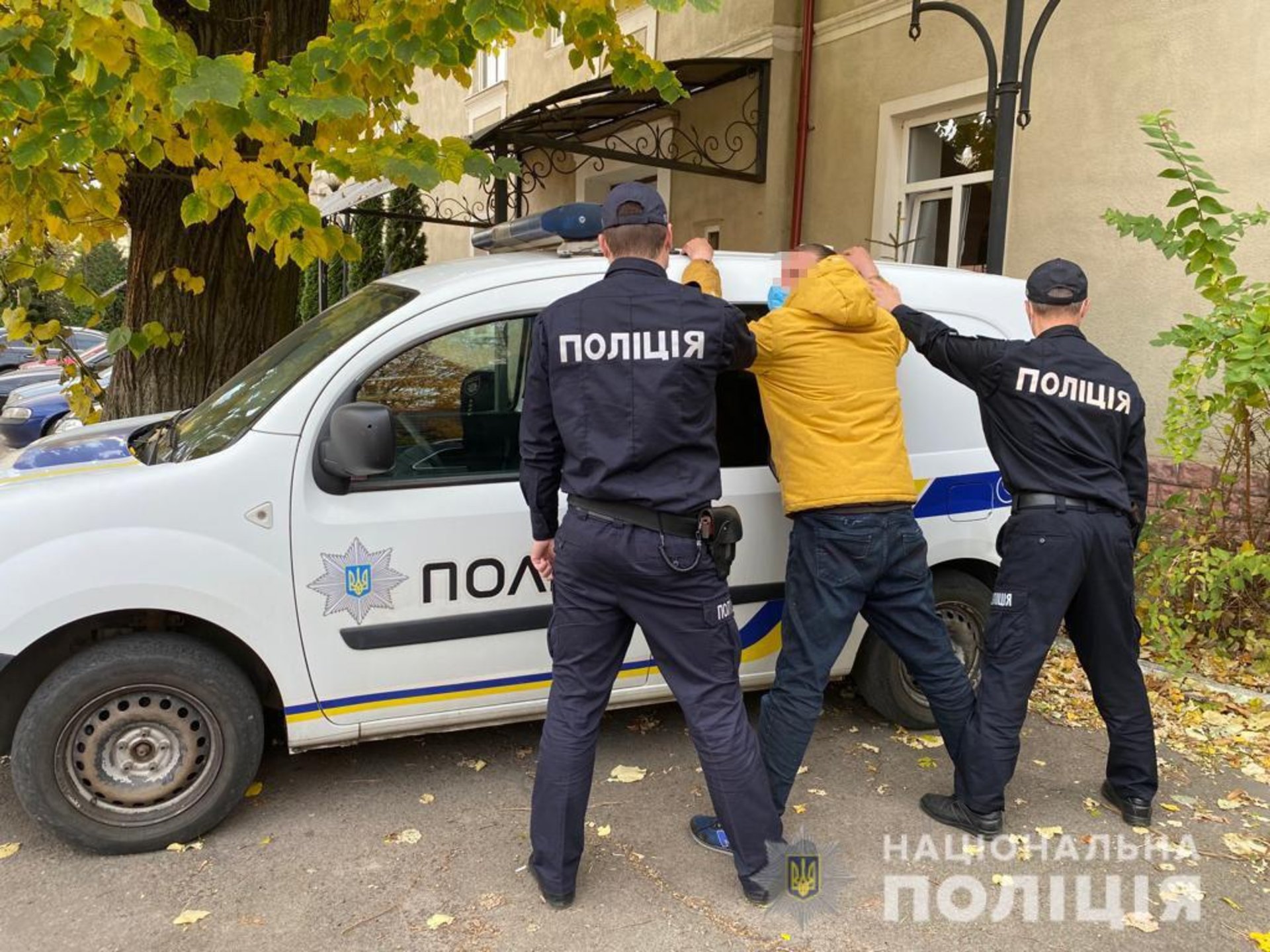 У Львові затримали зловмисника, який надав неправдиві повідомлення про замінування залізничного вокзалу та лікарні