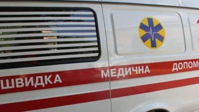 На Львівщині фургон з людьми впав у гірське урочище