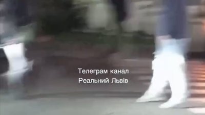 У Львові біля торгового центру сталась бійка (ВІДЕО)