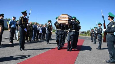 Прах полковника армії УНР Євгена Коновальця уже в Україні