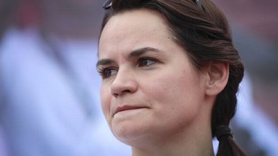 Тихановська пояснила свій від'їзд: Не дай Боже опинитися перед таким вибором, як я