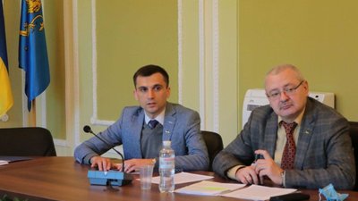 Чиновників департаменту освіти Львівської ОДА покарають через гроші