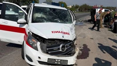 На Львівщині швидка потрапила в аварію (ФОТО)