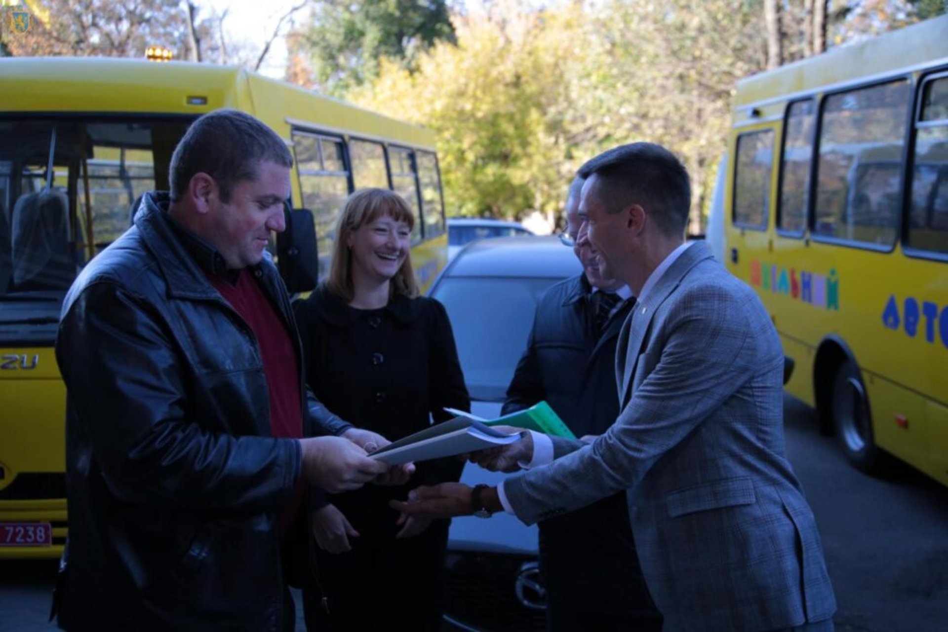 Ще 11 автобусів «Школярик» передали відділам освіти громад Львівщини