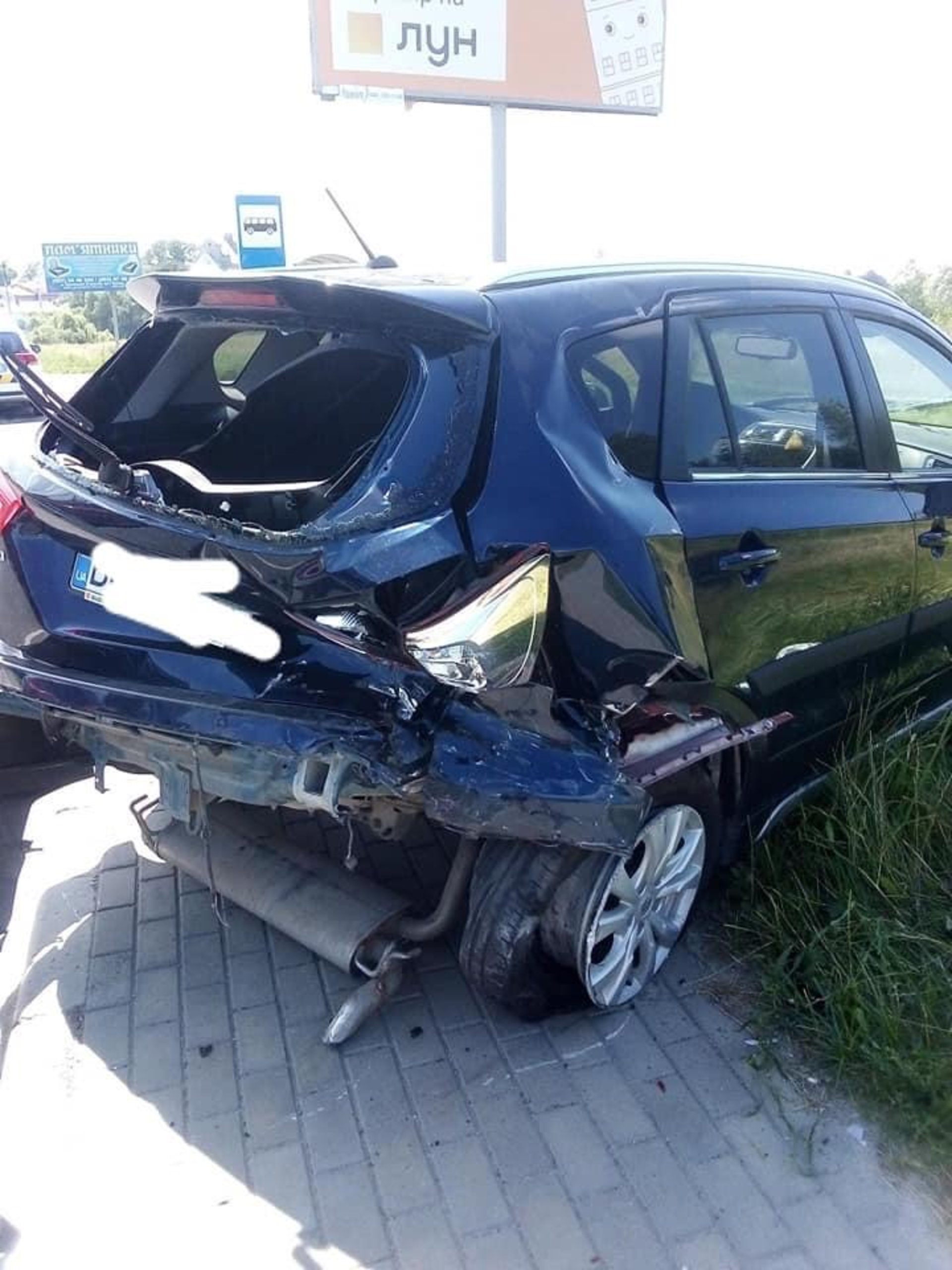 Біля Львова сталась аварія за участі кількох автомобілів, фото Варта-1