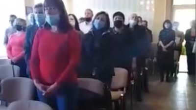 На Закарпатті голова ОТГ з депутатами після присяги співали угорський гімн (ВІДЕО)