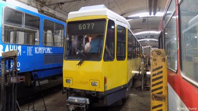 Львів'яни вимагають вимити трамваї і тролейбуси