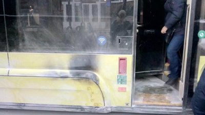 У центрі Львова в «годину пік», під час руху загорівся трамвай