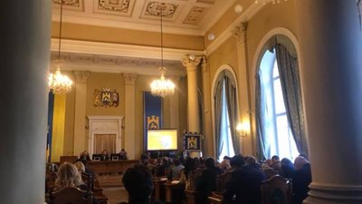 У Садового обіцяють залатати ями тільки у двох районах міста