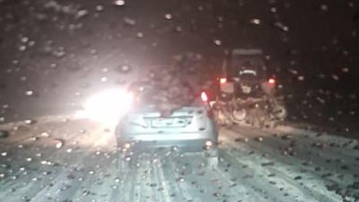 На трасі "Львів - Рава-Руська" вантажівка у негоду здійснювала обгін (ВІДЕО)