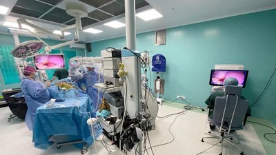 У Львові врятували нирку 8-річному хлопчику за допомогою надсучасного робота-хірурга