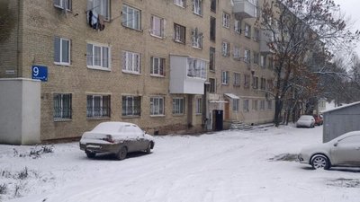 У Львові невідомі автівкою вирвали грати з вікна і викрали сейф